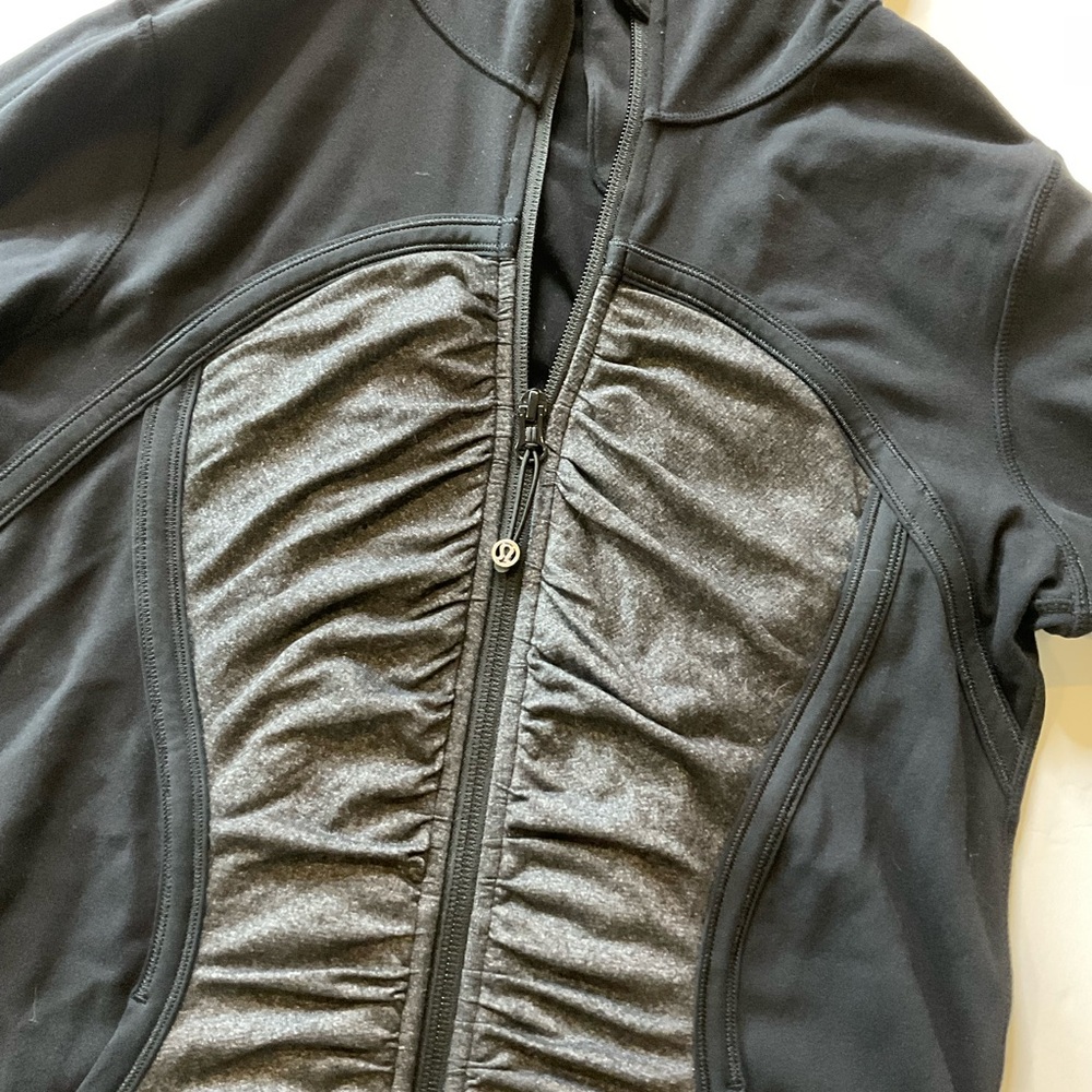 Lululemon Pure Balance Jacket
Black ruching black grey heathered - Picture 13 of 15
